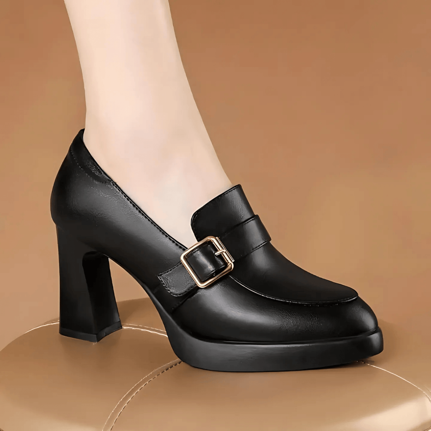 Stella – Elegance med Kant